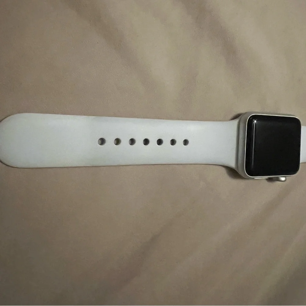Apple Watch Series 3 - Silver - Picture 2 of 14